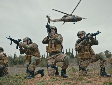 Βίντεο καταγράφει την επίδειξη τούρκικων δυνάμεων στη στεριά και τη θάλασσα